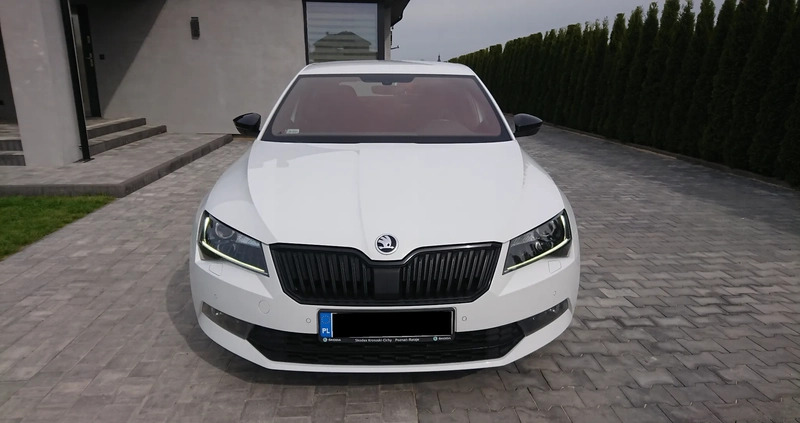 Skoda Superb cena 87000 przebieg: 222000, rok produkcji 2016 z Łobez małe 92